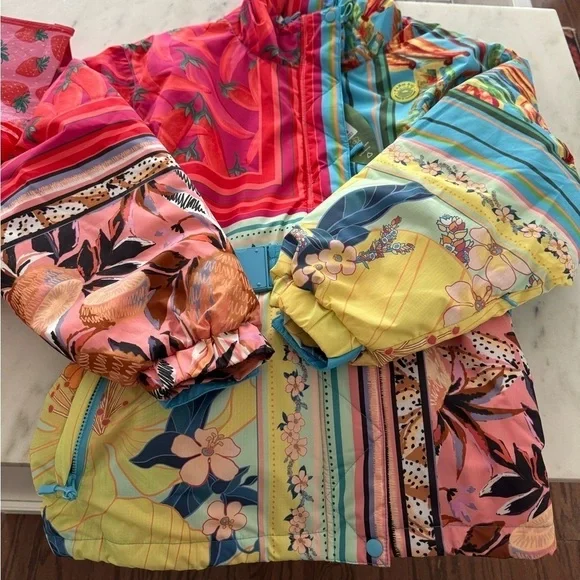 Farm Rio- NWT Multicolored Hooded Mix Scarves Printed Puffer Belted Ski Jacket - Picture 9 of 10